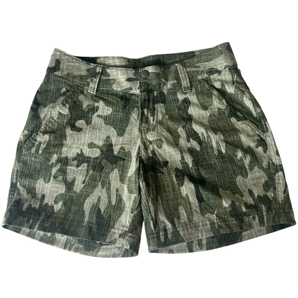 Columbia Women's Omni-Shield Advanced Repellancy Camo Shorts - Olive & Green 4
